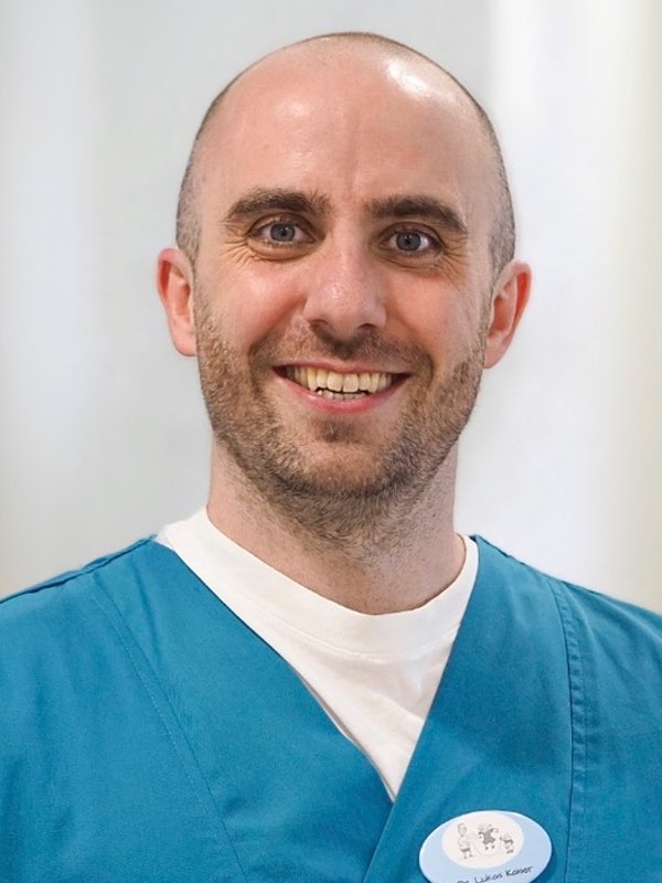 Dr. Lukas Kaiser